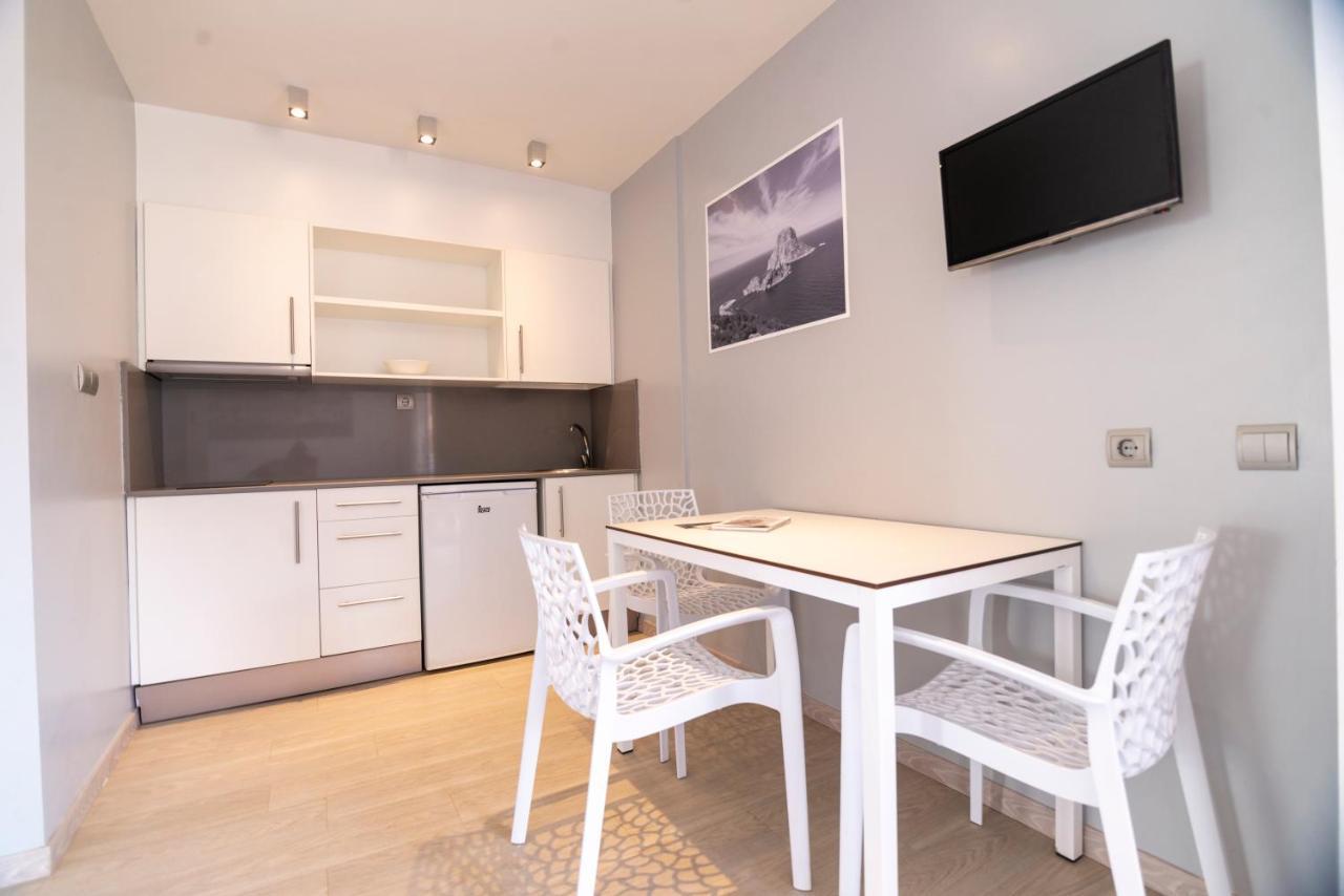 Apartamentos Bora Bora - Adults Only Playa d'en Bossa Exterior photo