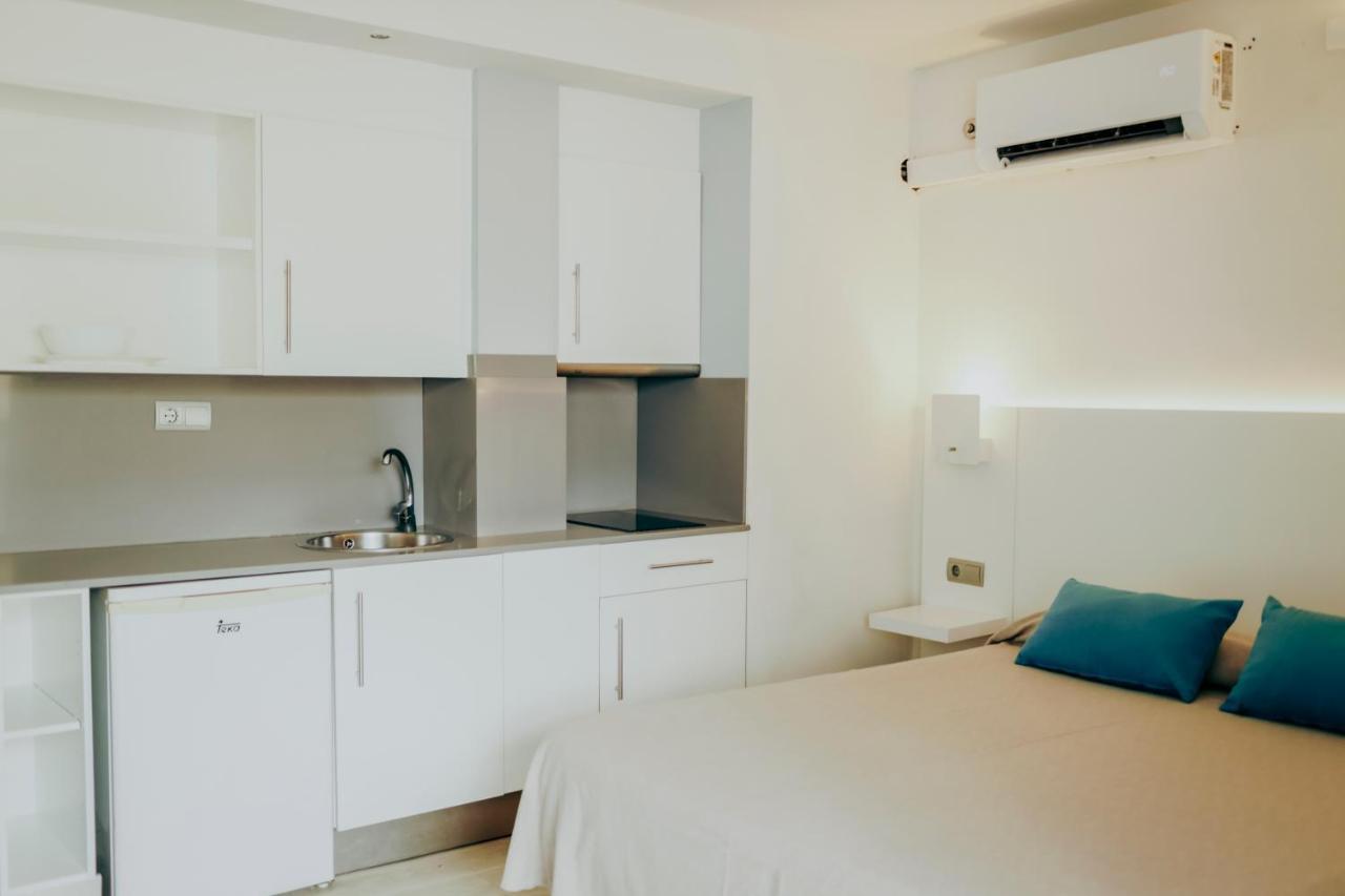 Apartamentos Bora Bora - Adults Only Playa d'en Bossa Exterior photo
