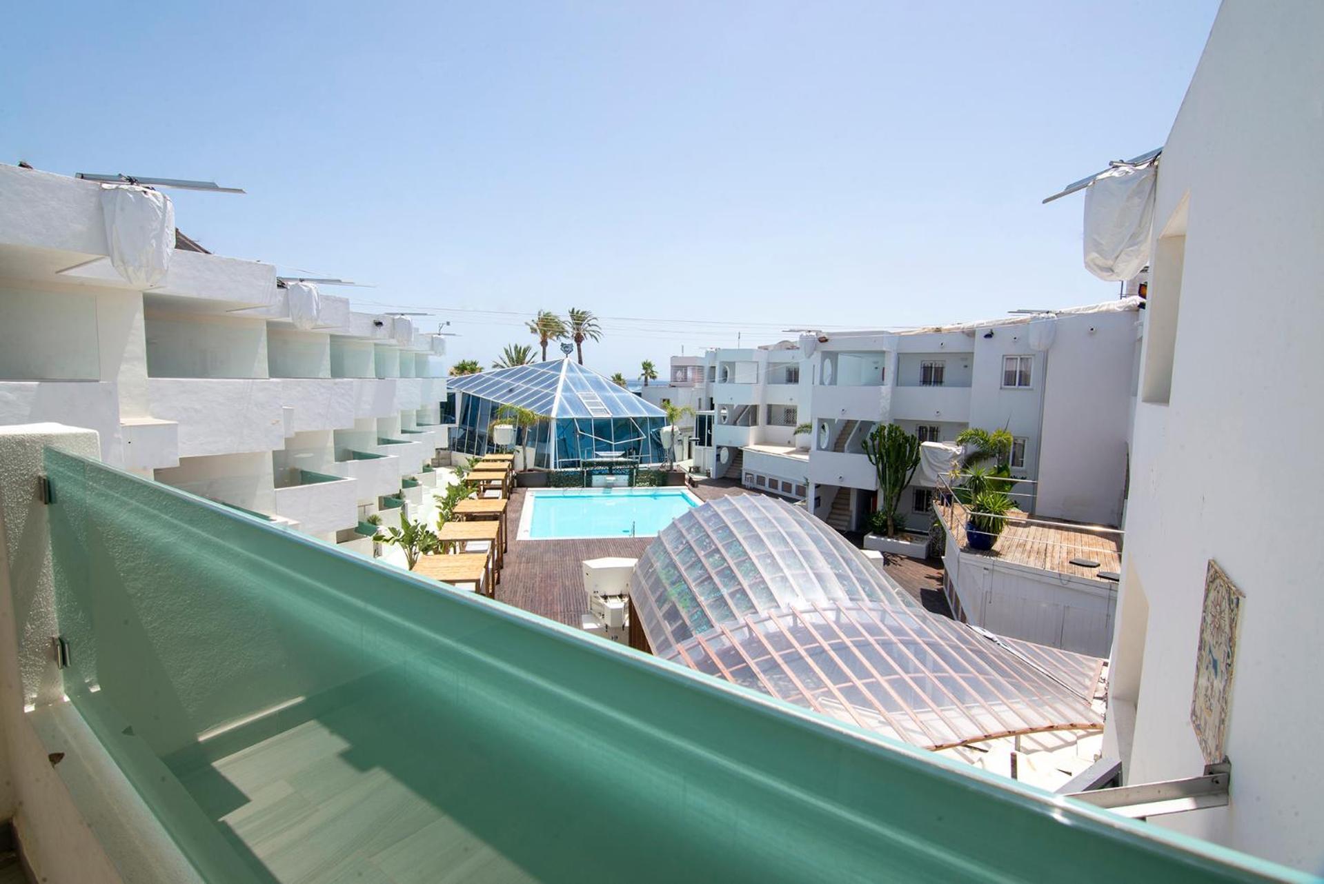 Apartamentos Bora Bora - Adults Only Playa d'en Bossa Exterior photo