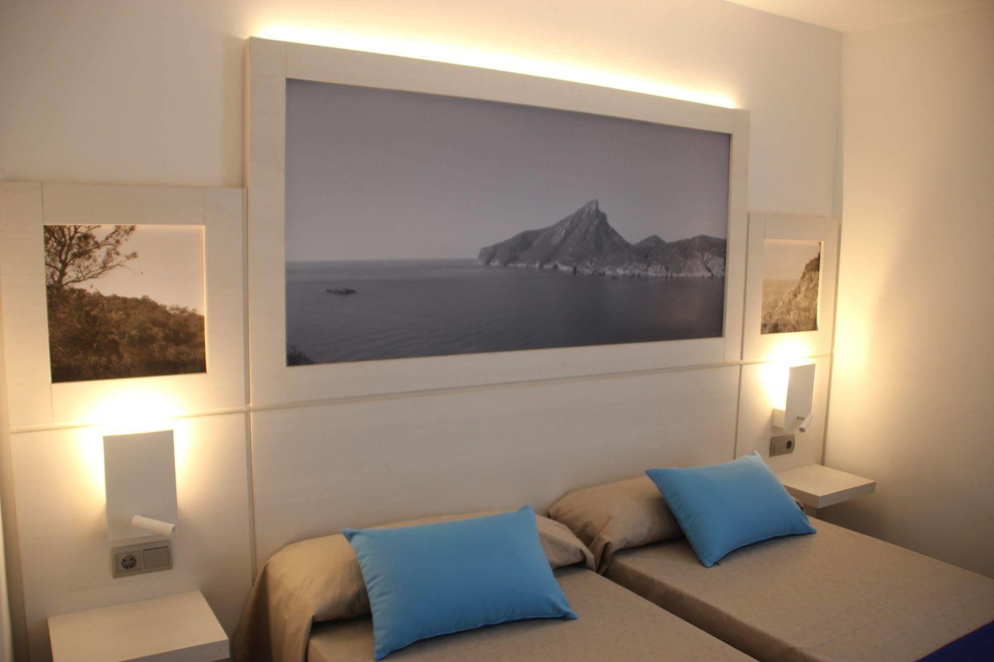 Apartamentos Bora Bora - Adults Only Playa d'en Bossa Exterior photo