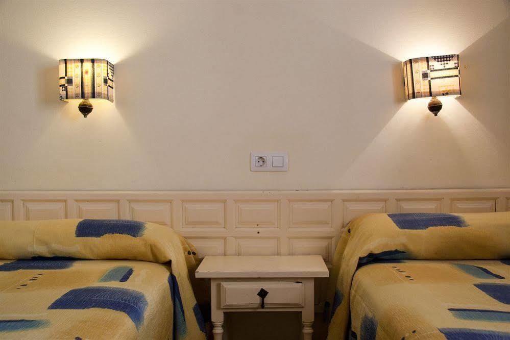 Apartamentos Bora Bora - Adults Only Playa d'en Bossa Exterior photo